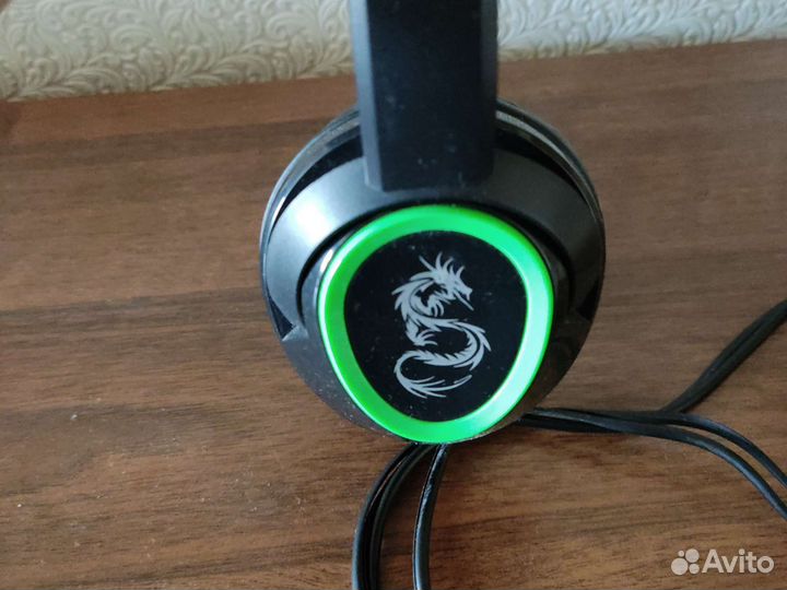 Проводные наушники