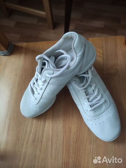 Кроссовки для чирлидинга и спортивных танцев