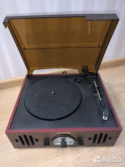 Проигрыватель винила ION trio LP