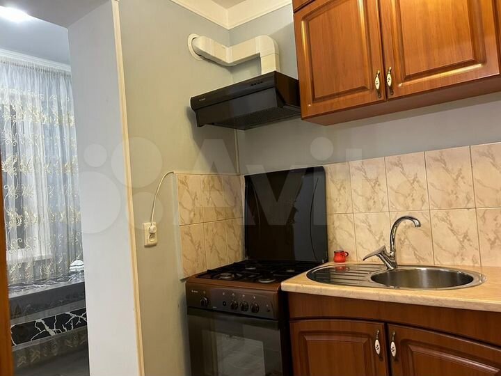 2-к. квартира, 60 м², 1/4 эт.