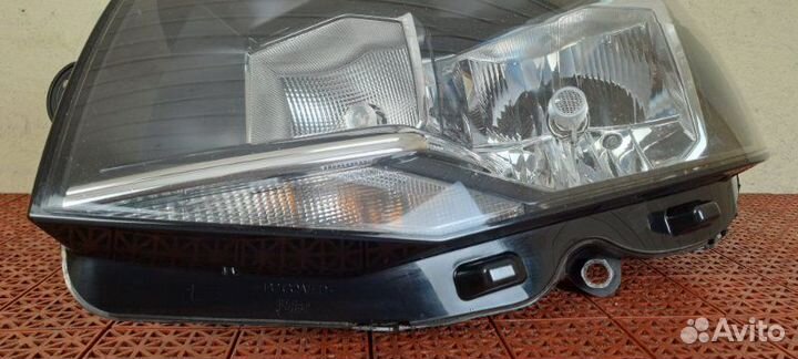 Фара левая Volkswagen Transporter T6