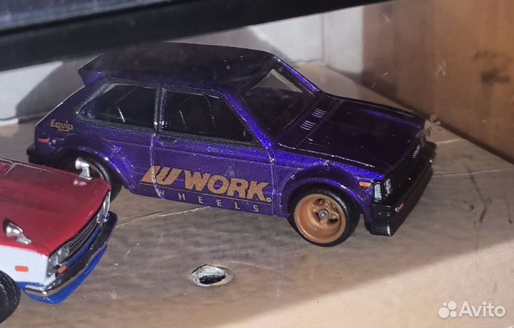 Модель автомобиля 1:64