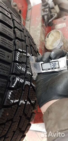 Dunlop SP Winter Ice 01 215/50 R17 95T