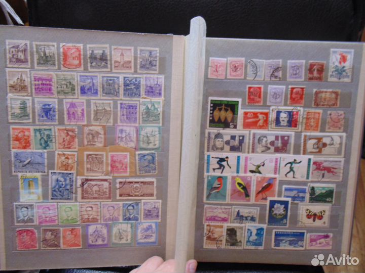 Альбом с марками. Марки мира. 28