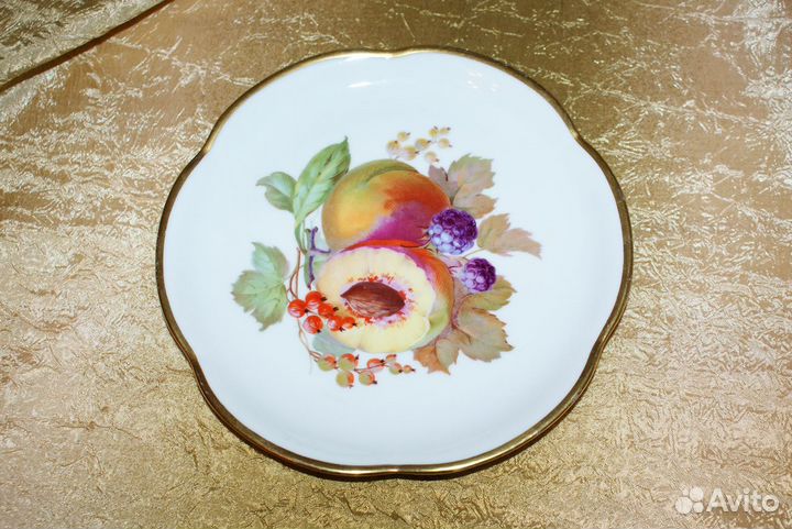 Бисквитницы, тарелки с фруктовым дизайном. Европа