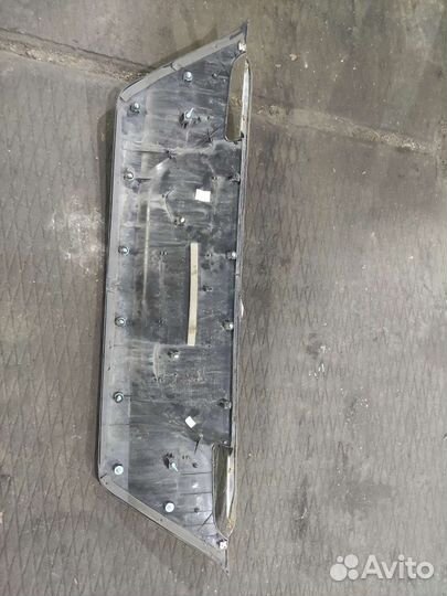 Накладка крышки багажника Hyundai Equus