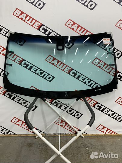 Лобовое стекло Land Rover Discovery 5 Установка 1ч