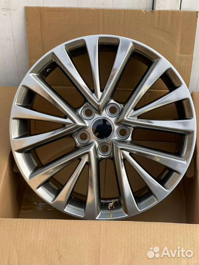 Новые диски R18 для на Toyota Camry Тойота Камри