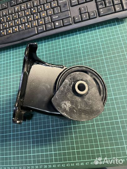 Опора двигателя левый hyndai sonata