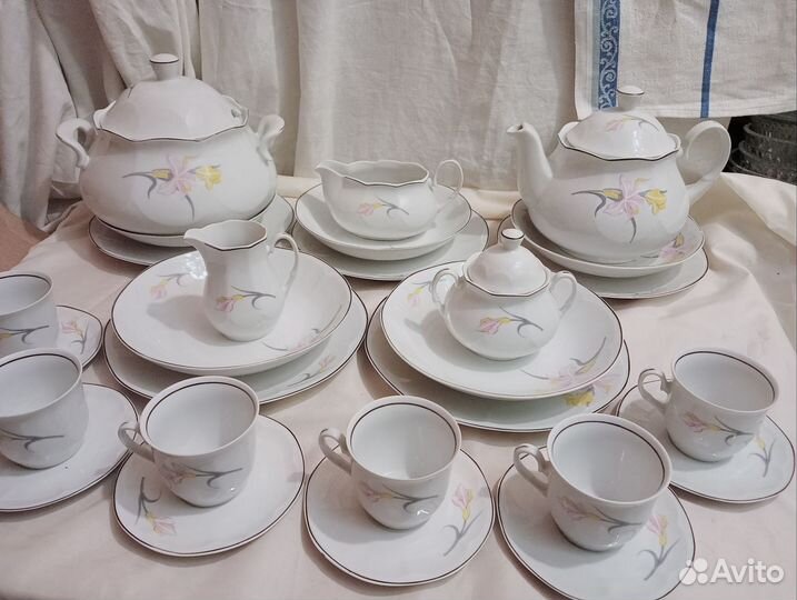 Сервизы, вазы, креманки