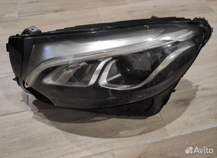 Фара битая левая Mercedes GLC 2016
