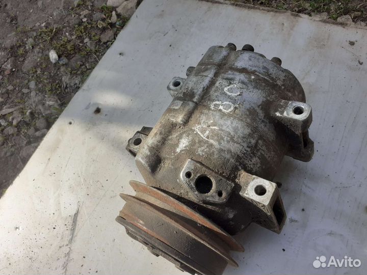 Компрессор кондиционера Audi 80