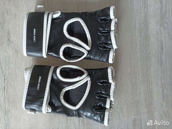 Перчатки для MMA green hill