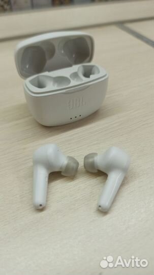 Беспроводные наушники JBL