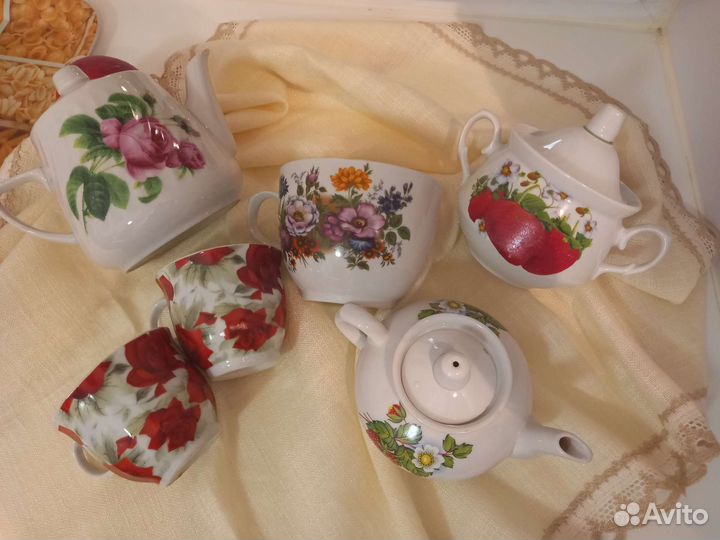 Чайник чашки сахарница посуда