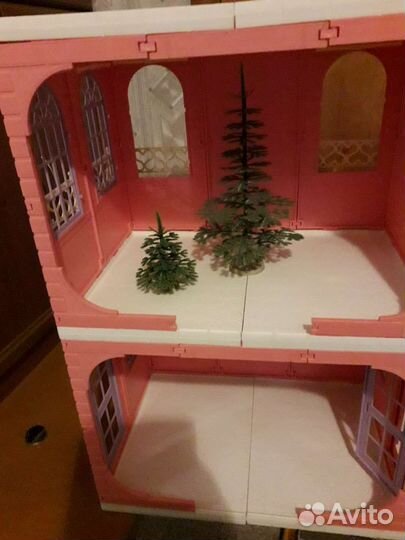 Большой кукольный домик