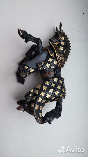 Собака бультерьер игрушка коллекционная