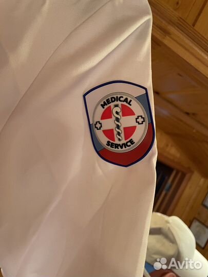 Белый медицинский халат жен