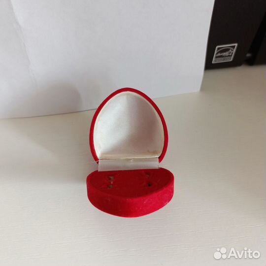 Футляры для колец и ювелирных изделий