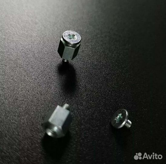 Винт для крепления M.2 SSD диска со стойкой