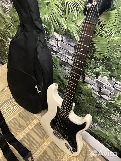 Электрогитара