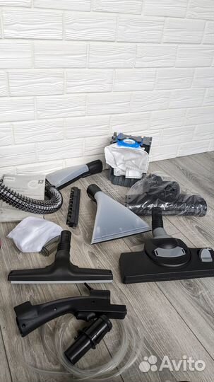 Моющий пылесос Bosch Serie 4 ProAnimal BWD421PET