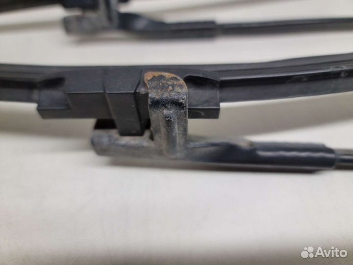 Левый поводок дворника VW Passat B5 GT 2001-2005