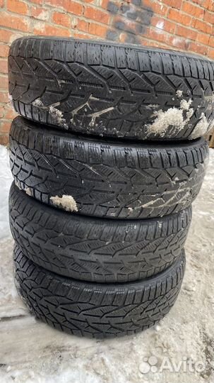 Tigar Winter 215/60 R16