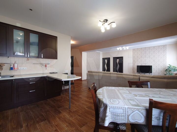 Коттедж 287,4 м² на участке 15 сот.