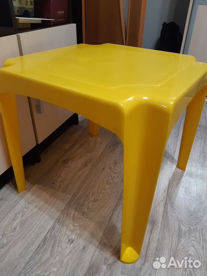 Детский столик