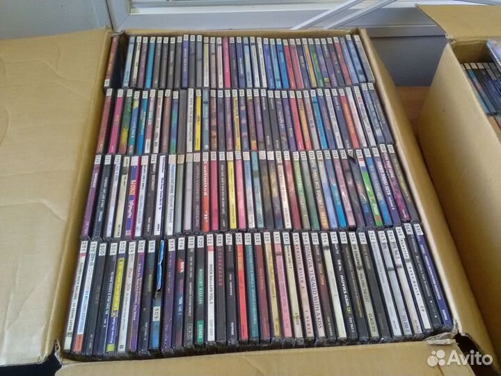 Видеокассеты VHS, CD-диски