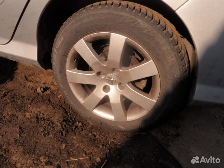 Peugeot 308 задняя дверь