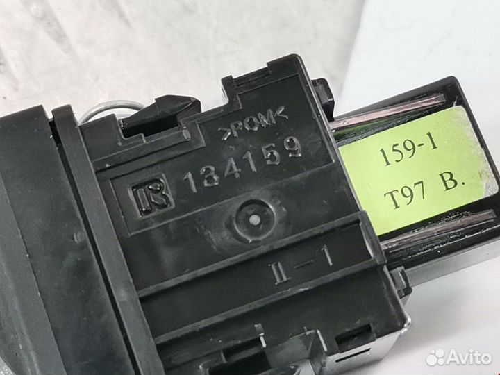 Кнопка корректора фар Toyota Prius 2 2009