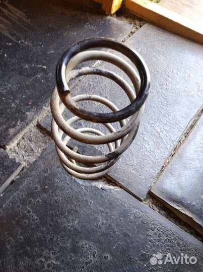 Пружина передняя toyota yaris 2005 - 2011 vitz