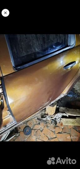 Задняя левая дверь Renault Daster 1 (2010-2021)