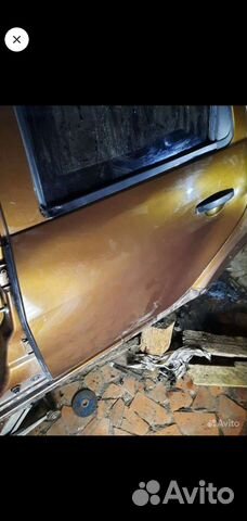 Задняя левая дверь Renault Daster 1 (2010-2021)