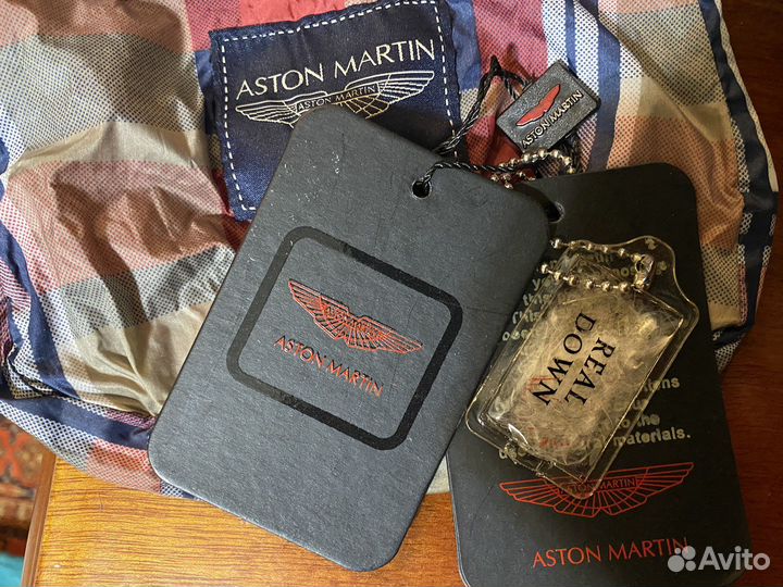 Шлем Aston Martin