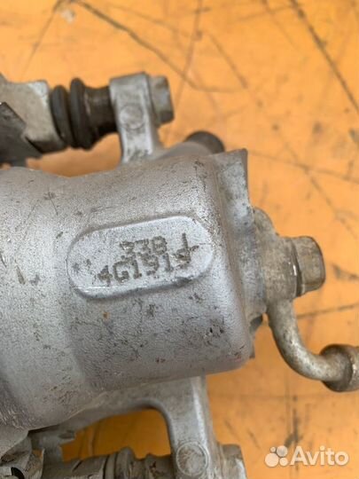 Суппорт задний правый Toyota Rav4 XA40 3zrfe 2014