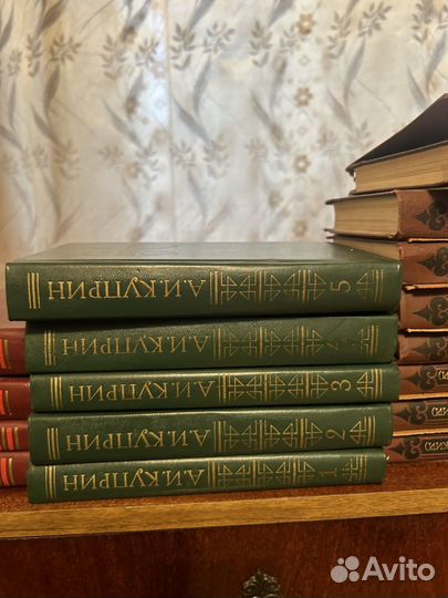 Продам книги