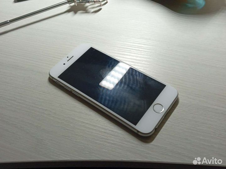 Телефон iPhone 6s