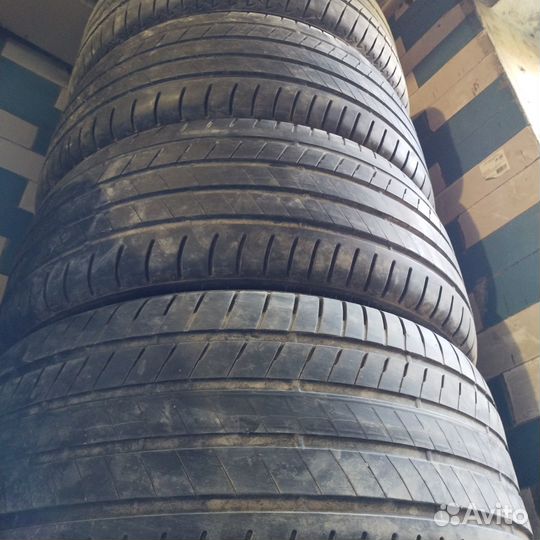 Bridgestone Potenza S001 305/40 R20 и 275/45 R20