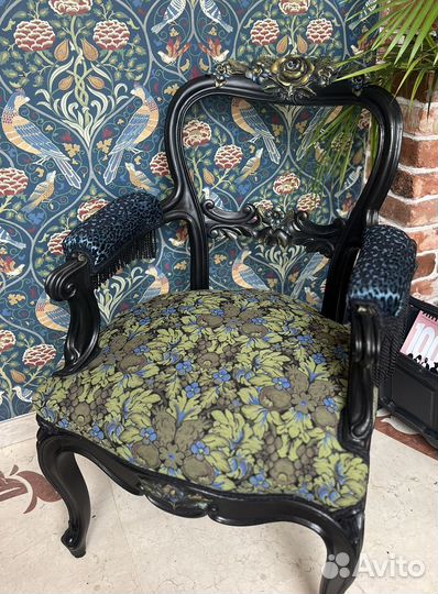 Дизайнерское кресло