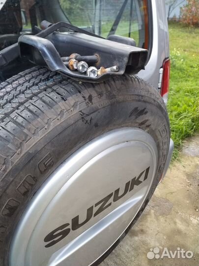 Крепление запасного колеса на Suzuki Jimny 2018 г