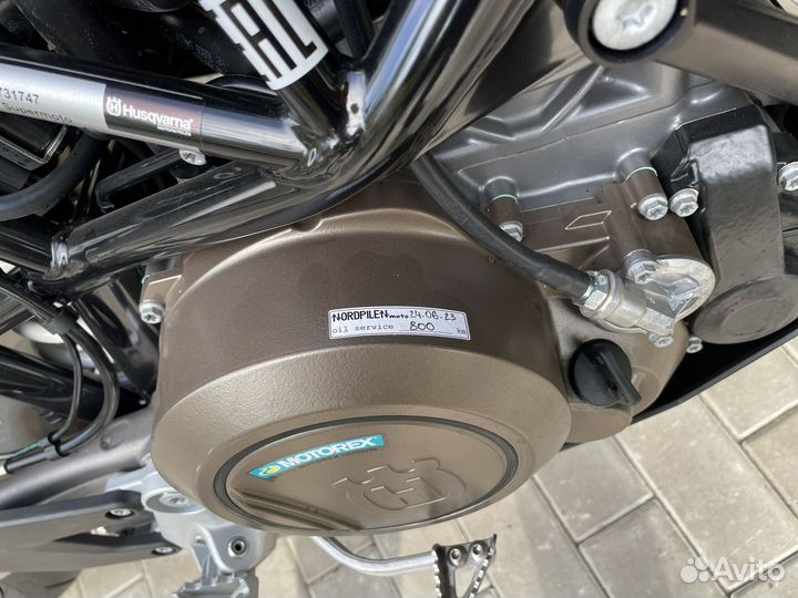 Husqvarna 701 supermoto