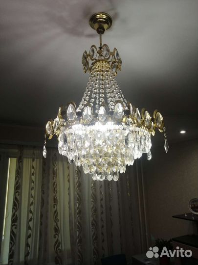 Хрустальная люстра