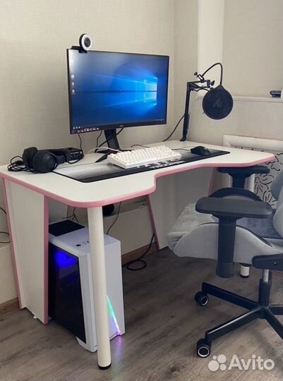 Компьютерный стол