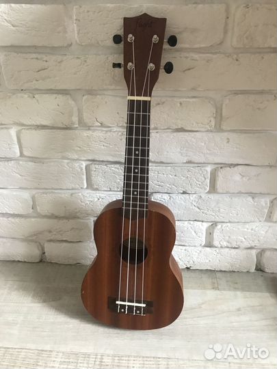 Гитара укулеле