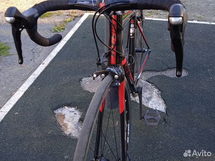 Шоссейный велосипед Giant Contend 2