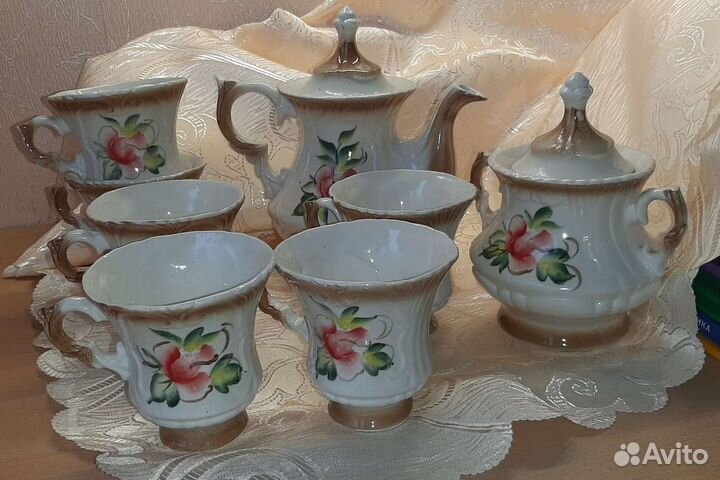 Сервизы и чайник заварочный большой, керамика