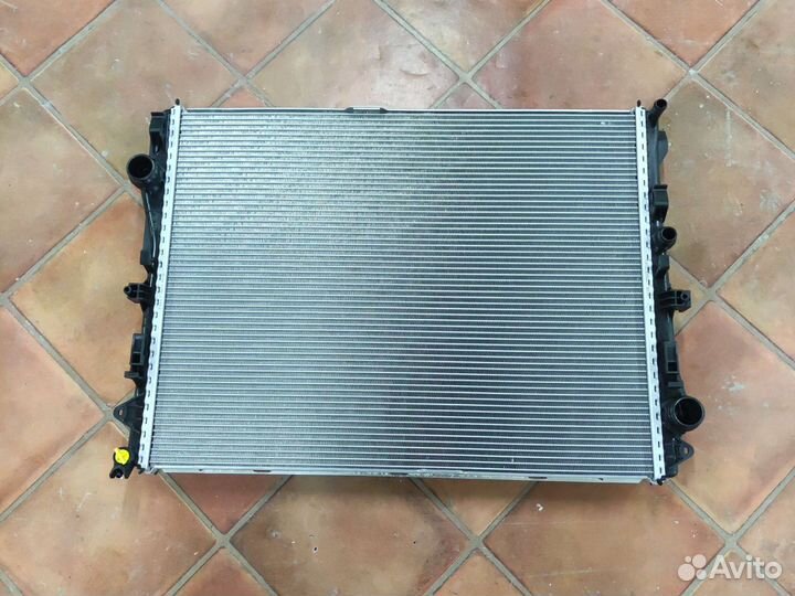 Радиатор охлаждения Mercedes 222 213 205